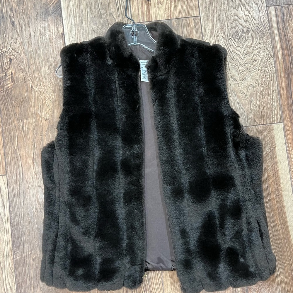 Loft Dark brown faux fur vest